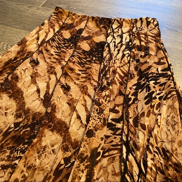 Laura Petite animal print a line skirt - Picture 2 of 4